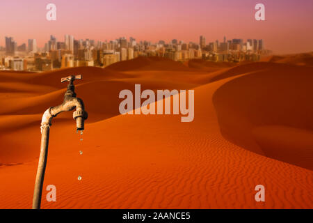 Rubinetto che gocciola, deserto e lo skyline della città di grandi dimensioni in background, concetto di riscaldamento globale planet, la carenza di acqua e il progresso della desertificazione Foto Stock