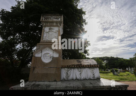 Kerkhoff olandese Poucut cimitero, l'olandese cimitero militare si trova vicino al centro della città di Banda Aceh accanto alla provincia di Aceh museo dello Tsunami. Foto Stock