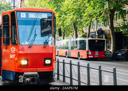 Belgrado, Serbia - Luglio 16, 2019 : Rosso vecchio tram Foto Stock