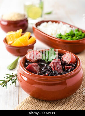 Feijoada (stufato di fagioli) - brasiliano del cibo tradizionale Foto Stock