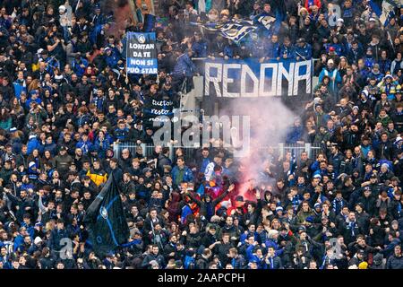 Bergamo, Italia. Novembre 23, 2019, Bergamo, Italia: ventole atalanta celebra golduring Atalanta vs Juventus, italiano di calcio di Serie A del campionato Gli uomini a Bergamo, Italia, 23 novembre 2019 - LPS/Francesco Scaccianoce Credito: Francesco Scaccianoce/LP/ZUMA filo/Alamy Live News Foto Stock