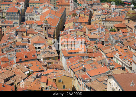 Vista della bella città vecchia tetti da Castle Hill Foto Stock