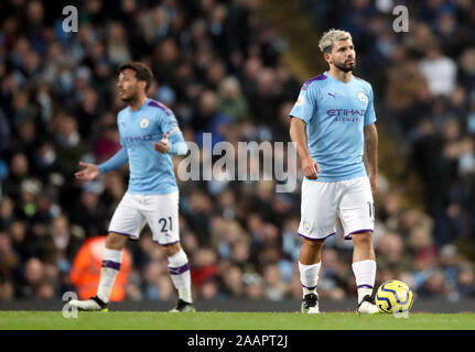 Manchester City Sergio Aguero sembra sconsolato dopo Chelsea cliente i loro lati primo obiettivo durante il match di Premier League al Etihad Stadium e Manchester. Foto Stock