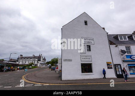 La cabina del comandante regali a Quay St e la Riva San Ullapool, Highlands scozzesi, Scotland, Regno Unito Foto Stock