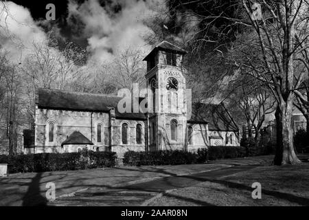 La molla vista di St Pancras vecchia chiesa, Somers Town, Sud Camden, nel centro di Londra Foto Stock