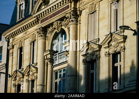 Reims Francia Novembre 22, 2019 la vista di un edificio situato a Reims nel pomeriggio Foto Stock