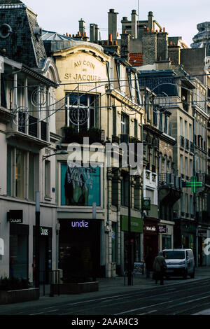 Reims Francia Novembre 22, 2019 la vista di un edificio situato a Reims nel pomeriggio Foto Stock