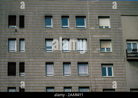 Reims Francia Novembre 22, 2019 la vista di un edificio situato a Reims nel pomeriggio Foto Stock