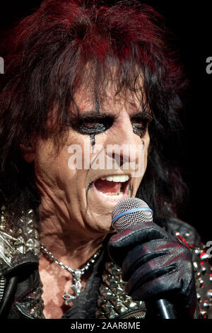 Alice Cooper performing live su Halloween a Colston Hall, Bristol. Foto Stock