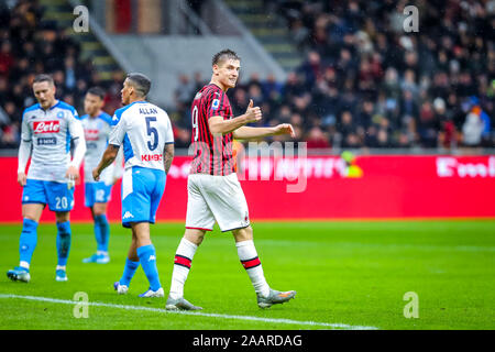 Milano, Italia. 23 Nov, 2019. krzysztof piatek (AC Milan)durante il Milan vs Napoli, italiano di calcio di Serie A del campionato Gli uomini di Milano, Italia, 23 novembre 2019 - LPS/Fabrizio Carabelli Credito: Fabrizio Carabelli/LP/ZUMA filo/Alamy Live News Foto Stock