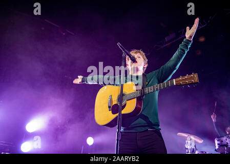 Manchester, Regno Unito. Il 23 novembre 2019. Lewis Capaldi esegue presso la Accademia di Manchester sul suo completamente esaurito tour DEL REGNO UNITO, Manchester 2019-11-23 . Credito: Gary Mather/Alamy Live News Foto Stock