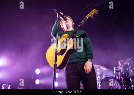Manchester, Regno Unito. Il 23 novembre 2019. Lewis Capaldi esegue presso la Accademia di Manchester sul suo completamente esaurito tour DEL REGNO UNITO, Manchester 2019-11-23 . Credito: Gary Mather/Alamy Live News Foto Stock