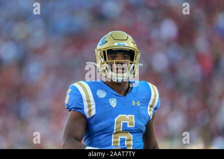 UCLA Bruins running back Martell Irby (6) durante la UCLA Bruins vs USC Trojans del gioco del calcio presso la United Airlines campo presso il Los Angeles Memorial Coliseum di sabato 23 novembre, 2019 (foto di Jevone Moore) Foto Stock