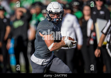 Houston, TX, Stati Uniti d'America. 23 Nov, 2019. Riso gufi wide receiver Trammell Austin (10) viene eseguito dopo aver fatto una dichiarazione delle catture durante il primo trimestre di un NCAA Football gioco tra il nord Texas significa verde e il riso Civette alla Rice Stadium di Houston, TX. Il riso ha vinto il gioco da 20 a 14.Trask Smith/CSM/Alamy Live News Foto Stock