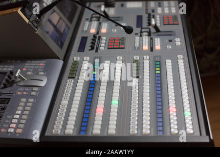 Studio broadcast video e audio mixer switcher Foto Stock