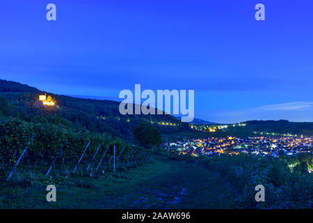 Klingenmünster: Landeck Castello, vigneto, villaggio Klingenmünster in Weinstraße, Itinerario dei vini tedeschi, Renania-Palatinato, Renania-Palatinato, Germania Foto Stock