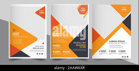 Realizzazione brochure, coperchio layout moderno, relazione annuale, poster, volantini in formato A4 con triangoli colorati Foto Stock