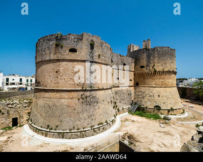 Italia, in provincia di Lecce, Otranto, Torri del Castello Aragonese Foto Stock