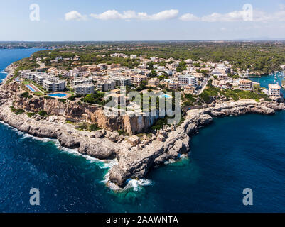 Isole Baleari Spagna, Mallorca, veduta aerea della baia di Cala Figuera Foto Stock