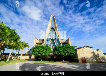 Basilica di La Altagracia contro il cielo blu, Higuey, Repubblica Dominicana Foto Stock