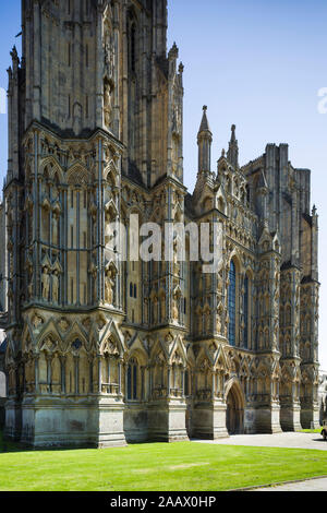L'Occidente medievale anteriore della Cattedrale di Wells, Somerset, Regno Unito. Foto Stock