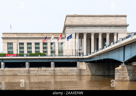 William H. grigio III 30th Street Station, Schuylkill River e John F Kennedy Boulevard Foto Stock