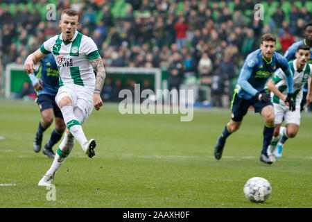 Groningen, Paesi Bassi. 24 Novembre, 2019. GRONINGEN, 24-11-2019, Hitachi la mobilità dei capitali dello stadio di calcio olandese Eredivisie stagione 2019-2020. Groningen - Feyenoord. (L-R) Samir Memisevic di FC Groningen Credito: Pro scatti/Alamy Live News Foto Stock