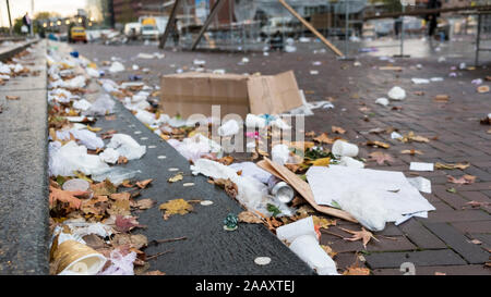 Figliata su strada Foto Stock