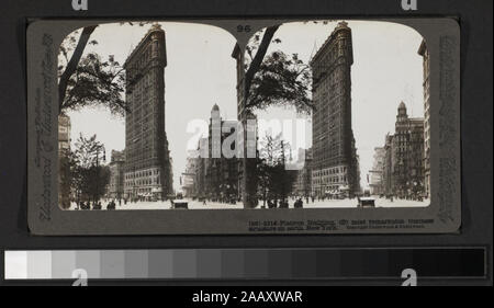 Flatiron Building, (S) più notevole struttura aziendale sulla terra, New York include le vedute di Hegger, Alfred S. Campbell, Keystone View Company, e altri fotografi ed editori. Robert Dennis raccolta di vista stereoscopica. Titolo ideato da cataloger. Vedute di edifici per uffici di New York City: le compagnie di assicurazione, ivi compresa la vita metropolitana edificio in costruzione; il settore edile; il Flatiron Building; Mills edificio; il Potter edificio; Cantante edificio; Syndicate e San Paolo edifici; Washington edificio; Western Union Telegraph Co.; Flatiron Building, (S) più rem Foto Stock