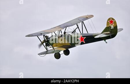 1944 Polikarpov Po2 airborne al Shuttleworth Airshow di sera il 18 maggio 2019 Foto Stock