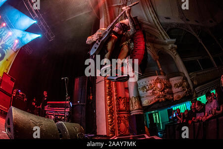 Malato di tutto effettuando al O2 Academy in Bournemouth. Credito: Charlie Raven/Alamy Foto Stock