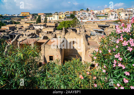 Scavi di Ercolano, che è stata coperta dalla polvere vulcanica dopo l eruzione del Vesuvio. L'Italia. La storia. Foto Stock