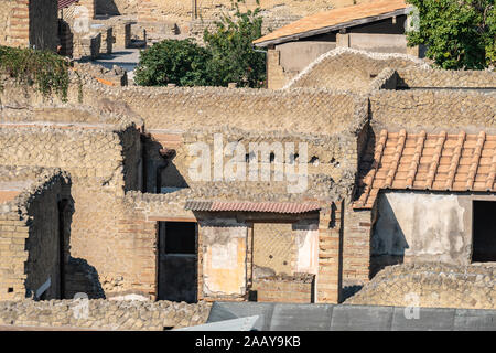 Scavi di Ercolano, che è stata coperta dalla polvere vulcanica dopo l eruzione del Vesuvio. L'Italia. La storia. Foto Stock