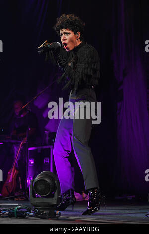 Sunrise FL, Stati Uniti d'America. 23 Nov, 2019. Emily re esegue al BB&T Center il 23 novembre 2019 in Sunrise, Florida. Credito: Mpi04/media/punzone Alamy Live News Foto Stock