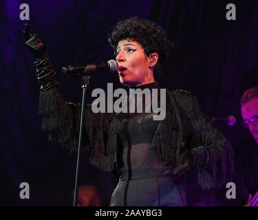 Sunrise FL, Stati Uniti d'America. 23 Nov, 2019. Emily re esegue al BB&T Center il 23 novembre 2019 in Sunrise, Florida. Credito: Mpi04/media/punzone Alamy Live News Foto Stock