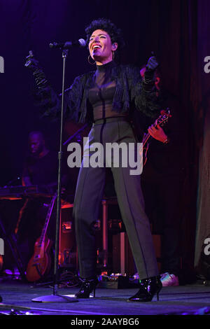 Sunrise FL, Stati Uniti d'America. 23 Nov, 2019. Emily re esegue al BB&T Center il 23 novembre 2019 in Sunrise, Florida. Credito: Mpi04/media/punzone Alamy Live News Foto Stock