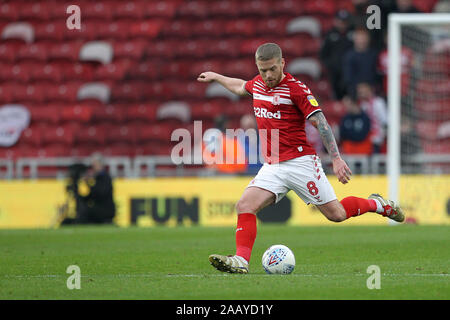 Middlesbrough, Regno Unito. Il 24 novembre 2019. Adam Clayton di Middlesbrough durante il cielo di scommessa match del campionato tra Middlesbrough e Hull City al Riverside Stadium, Middlesbrough domenica 24 novembre 2019. Foto Stock