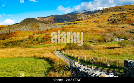 Mount Snowdon, visto dal Rhyd-Ddu, vicino Beddgelert, Gwynedd, il Galles del Nord. Immagine presa nel novembre 2019. Foto Stock