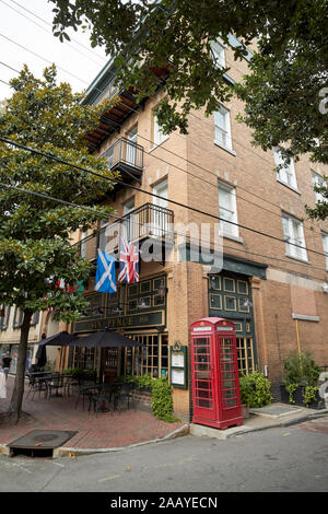 Sei pence british pub bar a Savannah in Georgia negli Stati Uniti Foto Stock