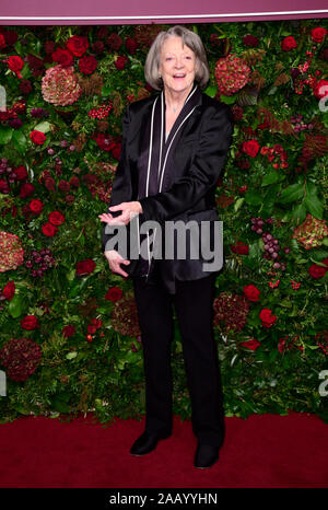 Dame Maggie Smith che frequentano il sessantacinquesimo Evening Standard Theatre Awards presso The London Coliseum, Londra. Foto Stock