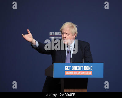 Telford, Regno Unito. 24 Novembre, 2019. Primo Ministro britannico Boris Johnson lancia il Partito Conservatore Manifesto in Telford, domenica 24 novembre, 2019. Il Sig. Johnson è in cerca di una maggioranza le elezioni generali del 12 dicembre per consentire al governo di ottenere Brexit passata. Foto di Hugo Philpott/UPI Credito: UPI/Alamy Live News Foto Stock