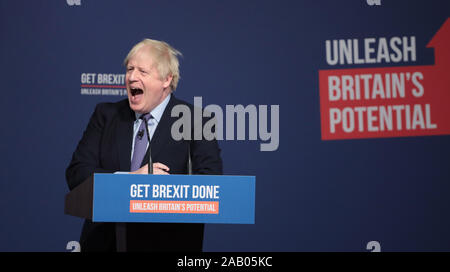 Telford, Regno Unito. 24 Novembre, 2019. Primo Ministro britannico Boris Johnson lancia il Partito Conservatore Manifesto in Telford, domenica 24 novembre, 2019. Il Sig. Johnson è in cerca di una maggioranza le elezioni generali del 12 dicembre per consentire al governo di ottenere Brexit passata. Foto di Hugo Philpott/UPI Credito: UPI/Alamy Live News Foto Stock