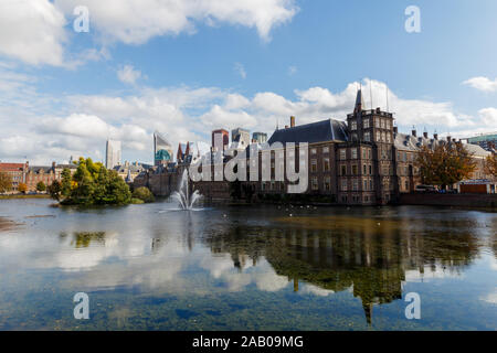 Den Haag, Paesi Bassi - Circa 2019 : Binnenhof edificio parlamentare Foto Stock