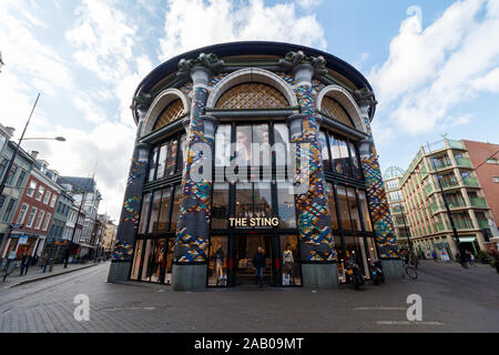 Den Haag, Paesi Bassi - Circa 2019 : Il pungiglione negozio di abbigliamento Foto Stock