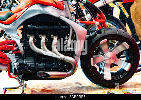 Concept / motociclo su misura Roger Allmond Triumph Rocket III commissionato da Bennetts assicurazione Foto Stock