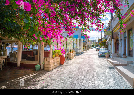 Tradizionale villaggio costiero di Panormo, Rethimno, Creta, Grecia. Foto Stock