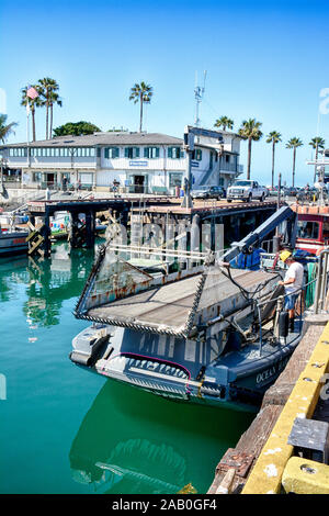 La pesca commerciale barca ormeggiata nel porto di Santa Barbara Porto di Santa Barbara, CA, Stati Uniti d'America Foto Stock