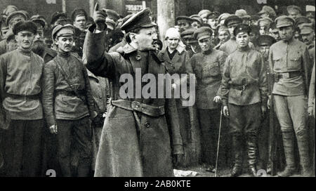 Leon Trotsky[a] (Lev Davidovic Bronstein; 1879 - 1940) era un rivoluzionario sovietico, teorico marxista, e politico la cui particolare ceppo di Marxis Foto Stock