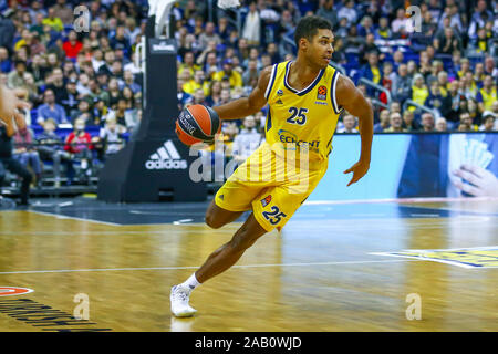 Berlino, Germania, Ottobre 04, 2019: Kenneth Ogbe di Alba Berlino in azione durante l'Eurolega di basket match tra Alba Berlino e Zenit Foto Stock