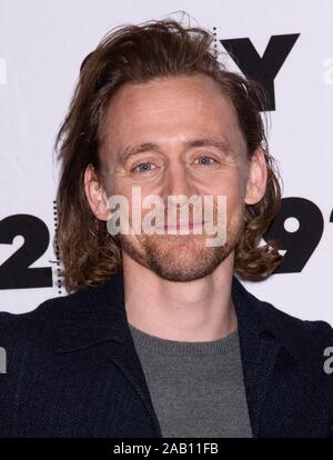 New York, NY, STATI UNITI D'AMERICA. 23 Nov, 2019. Tom Hiddleston presso gli arrivi per tradimento: una conversazione con il Broadway Cast, 92Y Street, New York, NY Novembre 23, 2019. Credito: RCF/Everett raccolta/Alamy Live News Foto Stock